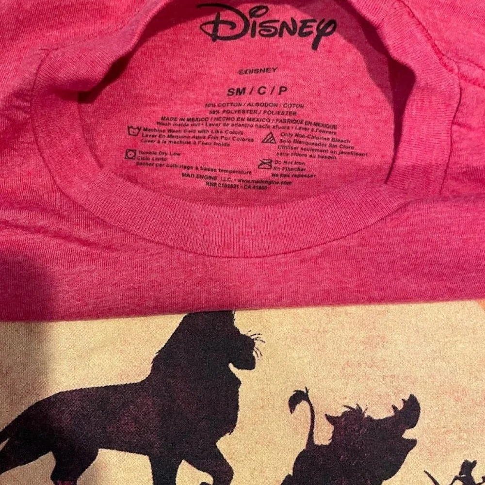 NWOT Disney's Lion King "Hakuna Matata" T-Shirt - Cotton - Unisex Small - Picture 4 of 7
